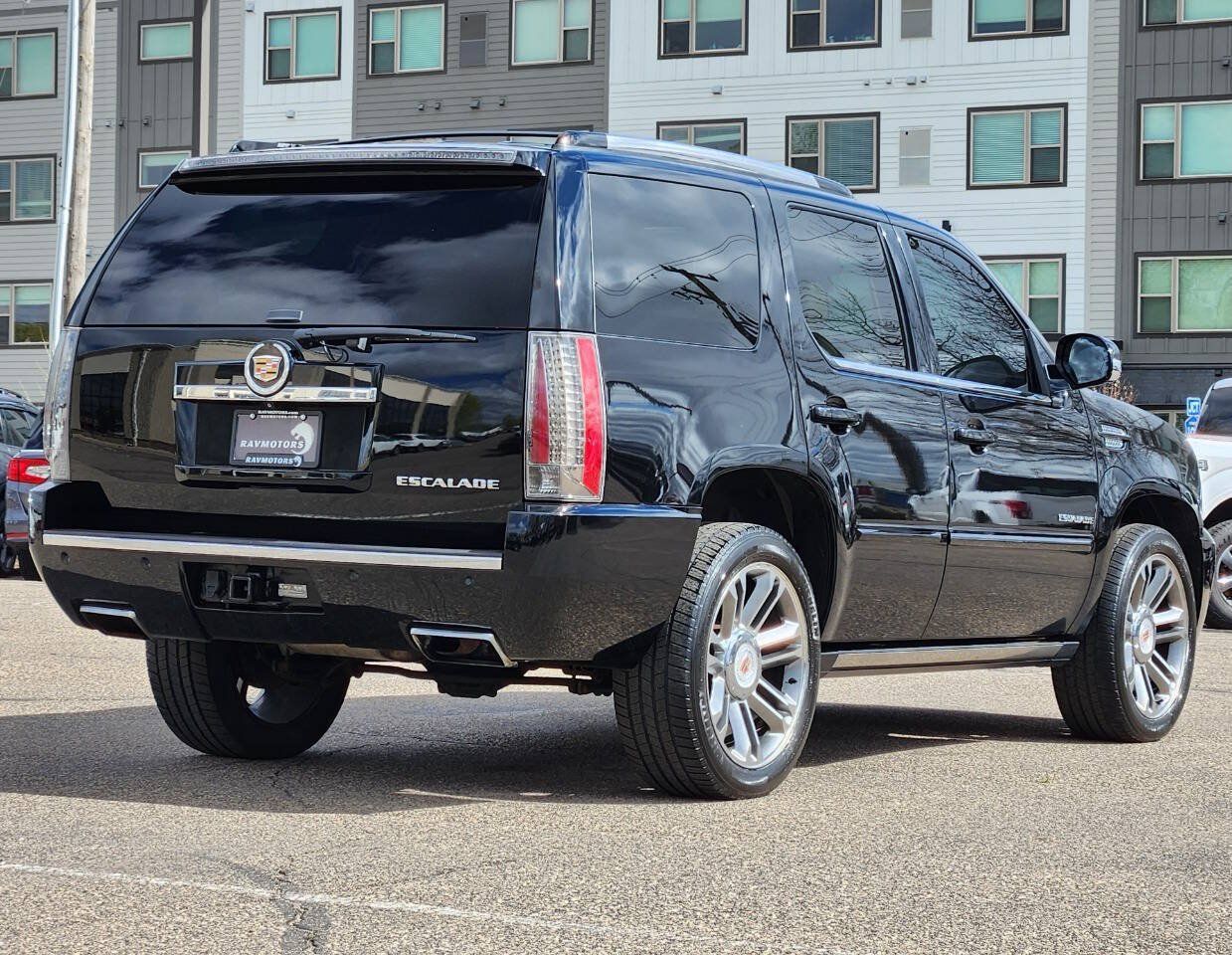 Used 2013 Cadillac Escalade Premium AWD/4WD image 9