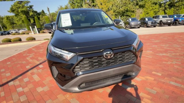 Used 2023 Toyota RAV4 LE FWD image 4