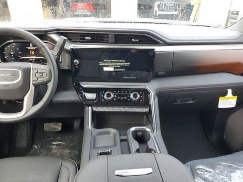 New 2026 GMC Sierra 2500 Denali w/ Denali Reserve Package image 15
