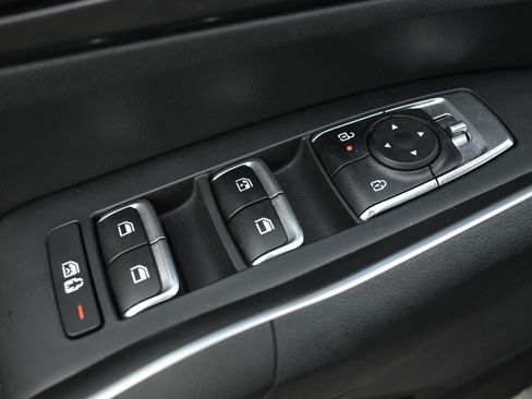Used 2025 Kia Sorento S AWD/4WD image 12
