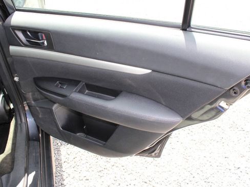 Used 2012 Subaru Outback 2.5i AWD/4WD image 22
