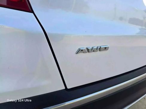 Used 2017 Cadillac XT5 Platinum image 34