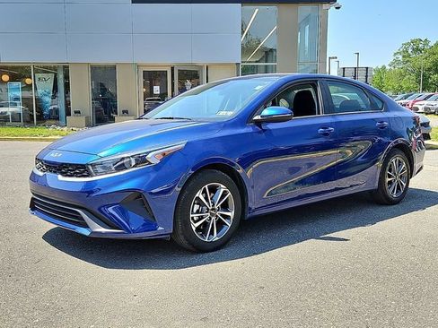 Certified 2024 Kia Forte LXS w/ LXS Technology Package FWD image 3