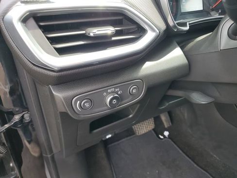 Certified 2023 Chevrolet TrailBlazer LT w/ Convenience Package AWD/4WD image 17