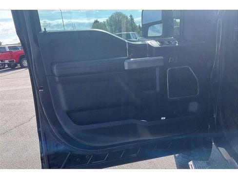 Used 2017 Ford F350 Platinum w/ Platinum Ultimate Package AWD/4WD image 25