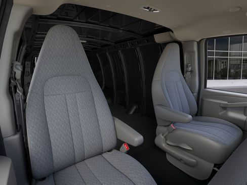 New 2026 GMC Savana 3500 Extended RWD image 16