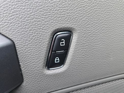 Used 2019 Ford F250 XLT w/ XLT Value Package image 28