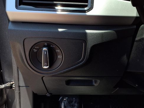 Certified 2023 Volkswagen Atlas SE w/ Panoramic Sunroof Package FWD image 16