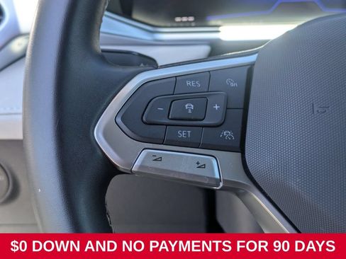 Used 2025 Volkswagen Taos SE AWD/4WD image 19