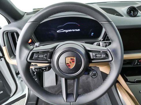 New 2026 Porsche Cayenne Coupe AWD/4WD image 9
