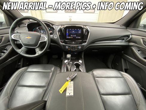 Used 2023 Chevrolet Traverse LT w/ LT Premium Package image 5