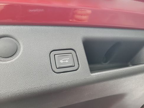 Certified 2024 Chevrolet Equinox Premier FWD image 8