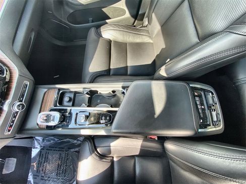 Used 2023 Volvo XC60 B5 Ultimate w/ Climate Package image 23