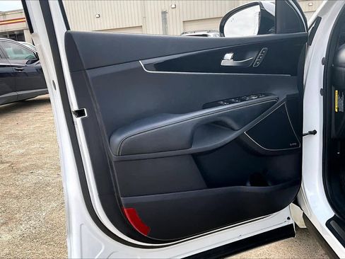 Used 2016 Kia Sorento SX image 20