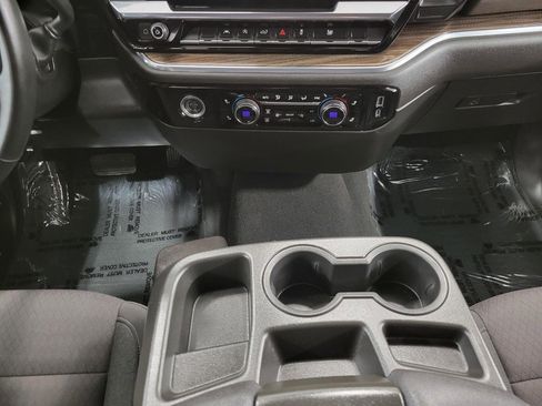 Used 2023 Chevrolet Silverado 1500 RST AWD/4WD image 16