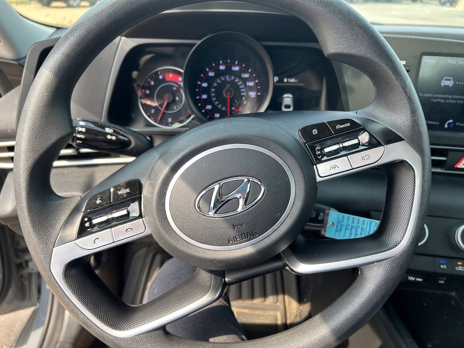 Used 2021 Hyundai Elantra SE FWD image 12
