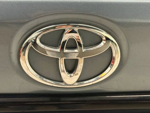 Used 2020 Toyota Corolla LE FWD image 14