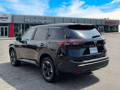 Certified 2025 Nissan Rogue SV AWD/4WD image 5