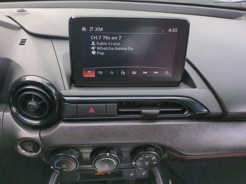 Used 2018 MAZDA MX-5 Miata Club image 19