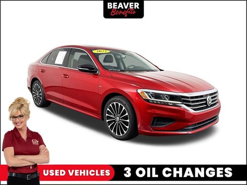 Used 2022 Volkswagen Passat 2.0T image 1