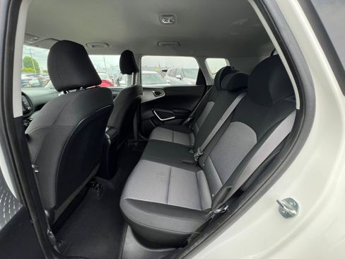 Used 2025 Kia Soul LX w/ LX Technology Package FWD image 29