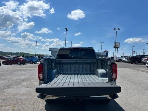 New 2026 GMC Sierra 1500 SLE w/ Preferred Package AWD/4WD image 19