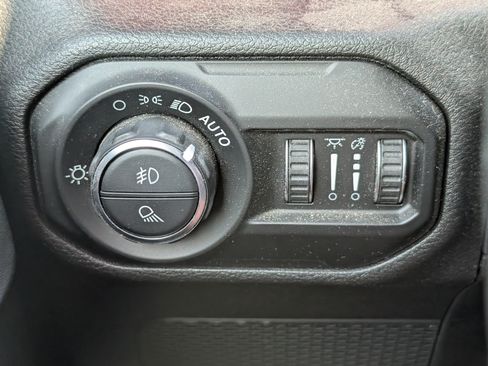 Used 2021 Jeep Gladiator Rubicon AWD/4WD image 8