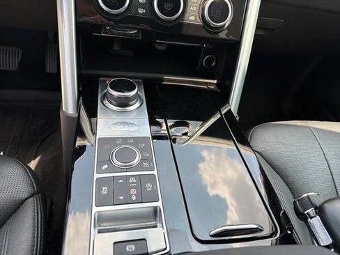 Used 2020 Land Rover Discovery HSE AWD/4WD image 17