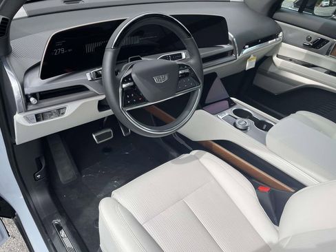 New 2026 Cadillac Vistiq Sport image 18