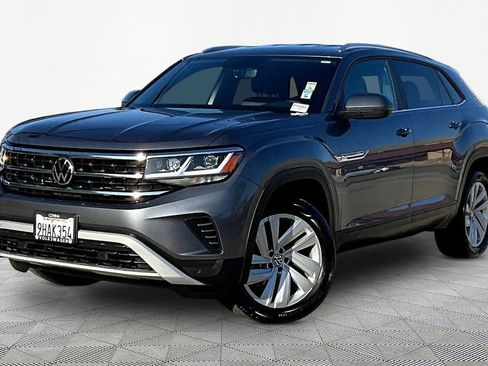 Used 2023 Volkswagen Atlas Cross Sport SE FWD image 3