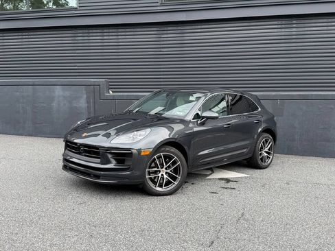 Certified 2026 Porsche Macan S AWD/4WD image 1