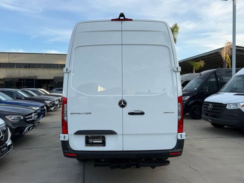 Used 2024 Mercedes-Benz Sprinter 3500 image 13