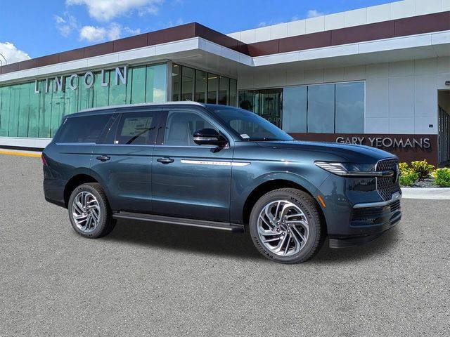 New 2026 Lincoln Navigator Premiere AWD/4WD image 2