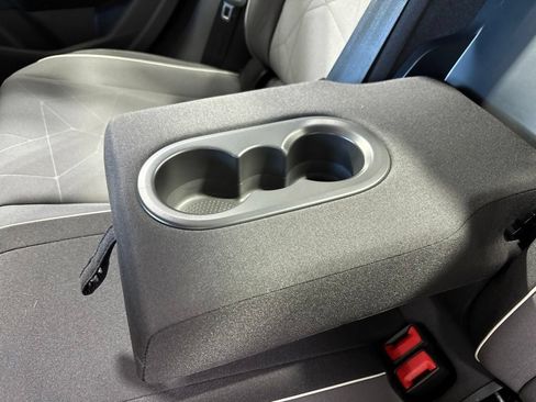 Used 2025 Volkswagen Jetta Sport FWD image 34