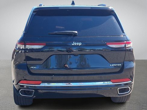 Used 2024 Jeep Grand Cherokee Overland AWD/4WD image 5