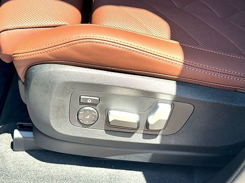 New 2026 BMW X5 sDrive40i w/ Premium Package RWD image 12