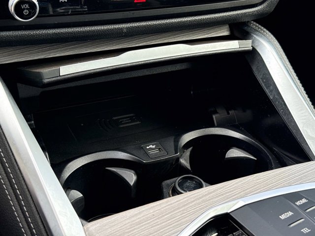 Used 2025 BMW i4 xDrive40i AWD/4WD image 28