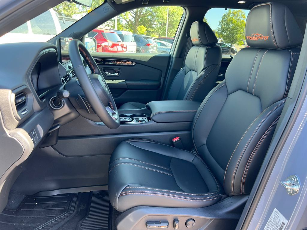 New 2026 Honda Pilot TrailSport image 3