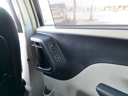 Used 2013 Dodge Grand Caravan Crew w/ Entertainment Group 1 image 23