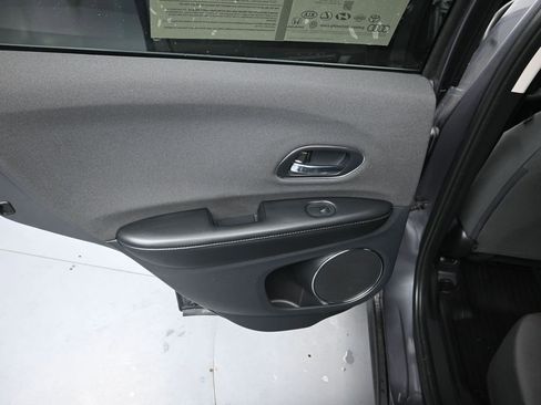 Used 2021 Honda HR-V EX image 29