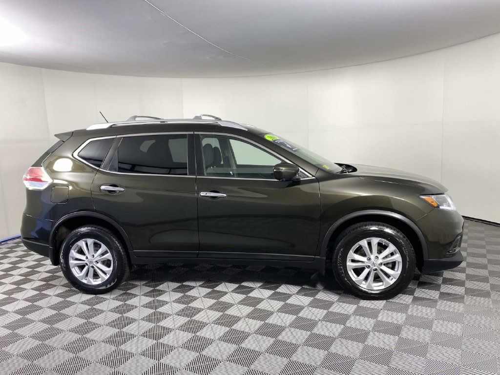 Used 2016 Nissan Rogue SV w/ SV Premium Package AWD/4WD image 10