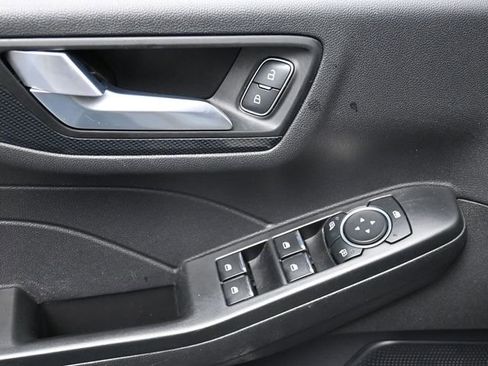 Used 2025 Ford Escape ST-Line image 18