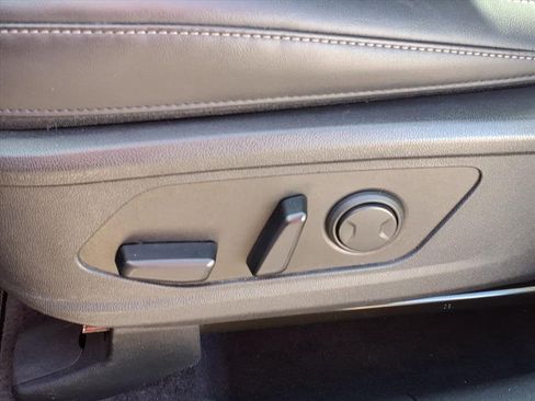 Used 2022 Kia Sorento S image 12