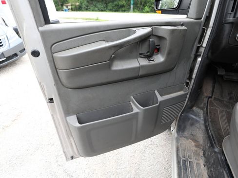 Used 2008 GMC Savana 1500 AWD Passenger w/ LT Preferred Equipment Group image 15
