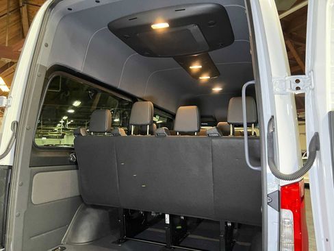 Used 2025 Mercedes-Benz Sprinter 2500 image 19