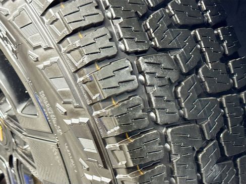 Used 2022 Rivian R1T Adventure image 38