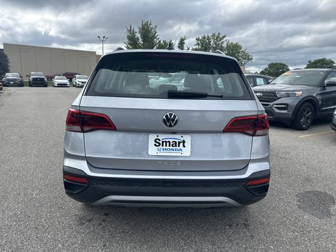 Used 2023 Volkswagen Taos S FWD image 9