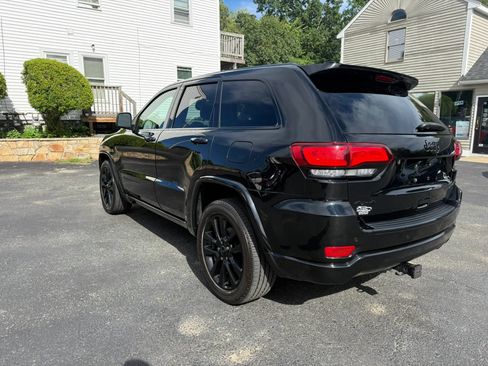 Used 2018 Jeep Grand Cherokee Altitude AWD/4WD image 5