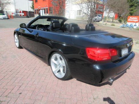 Used 2013 BMW 335i Convertible image 54
