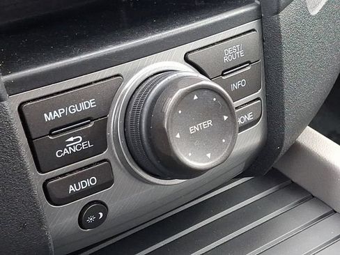 Used 2015 Honda Pilot Touring image 23